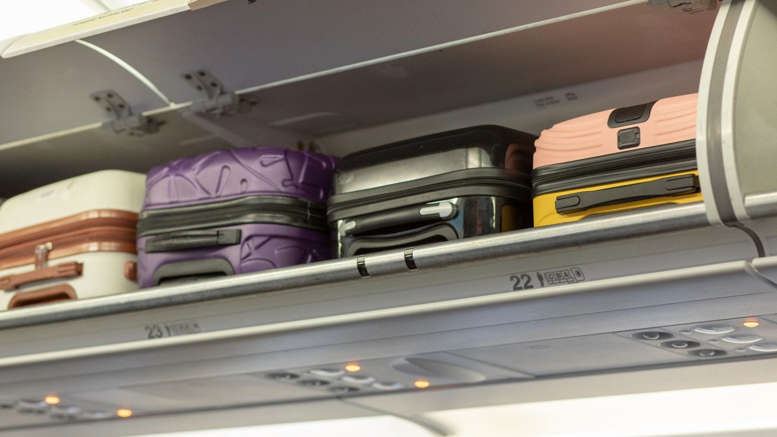 Håndbagage i et fly